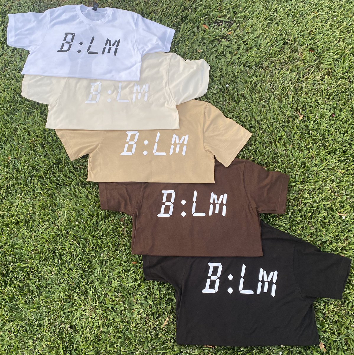 KTownSupplyCo's tweet photo. 6:30 PM CST ⏱

All shirts will be available as well as 3 new hoodies. RT if you want one ✊🏾

https://t.co/O5KEaKUN1p https://t.co/Nr7tP1l74q