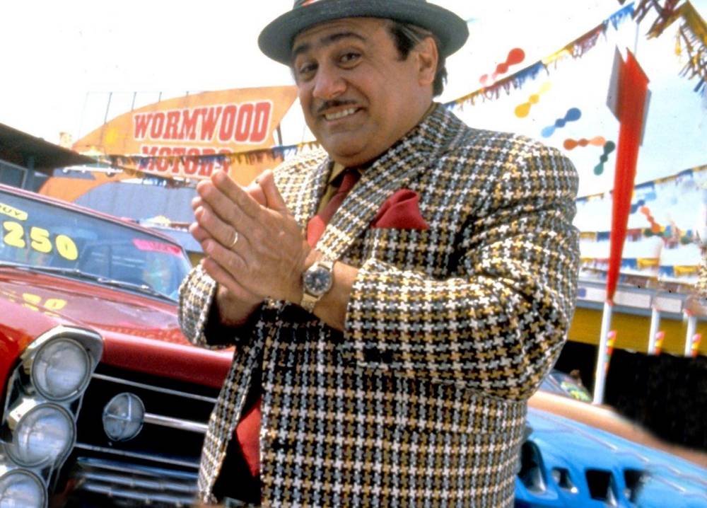 Leonel Pérez Twitter પર: "Danny DeVito no solamente interpretó al Sr.  Wormwood, también dirigió y narró la película.… "