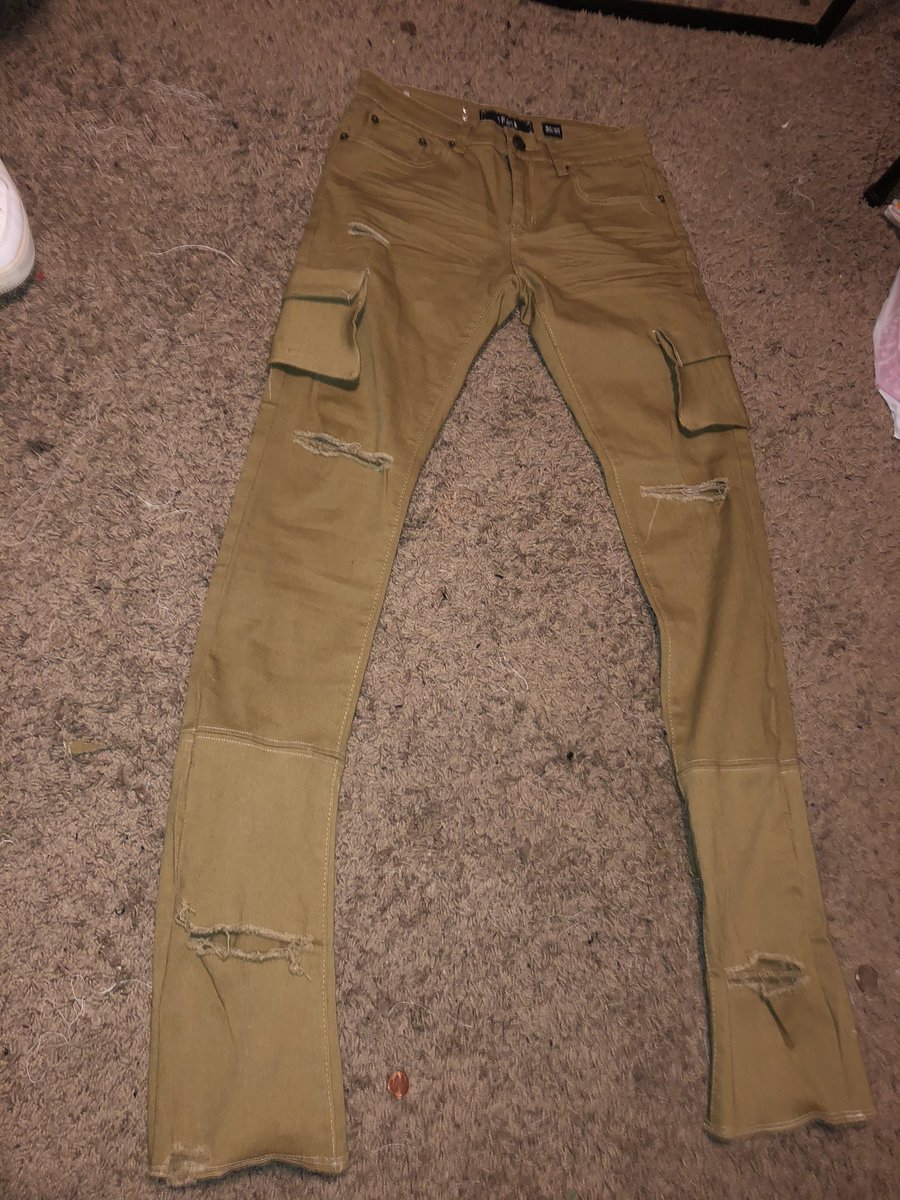 DatBoiNi's tweet image. They tapping in y’all get at me for the new drip🥶🥶💧💧