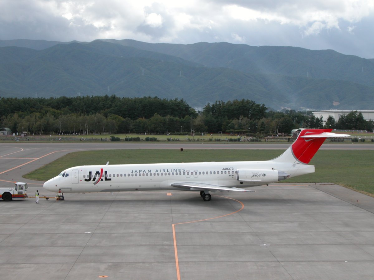 札ムロ 15年前のjal松本発新千歳行き 後部双発エンジンのmd 87は愛くるしい機体でしたね 05 10 2 信州 まつもと空港