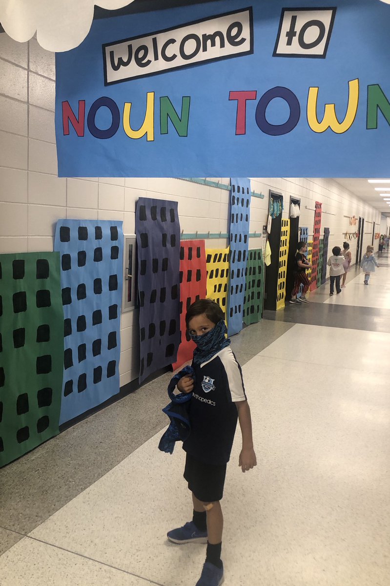 laurieteach's tweet photo. So much fun in #nountown today! #fmeistheplacetobe #funfriday #grammarfun #cokemachine #FridayVibe #firstgrade #schooldays https://t.co/kXVxkeXCKq