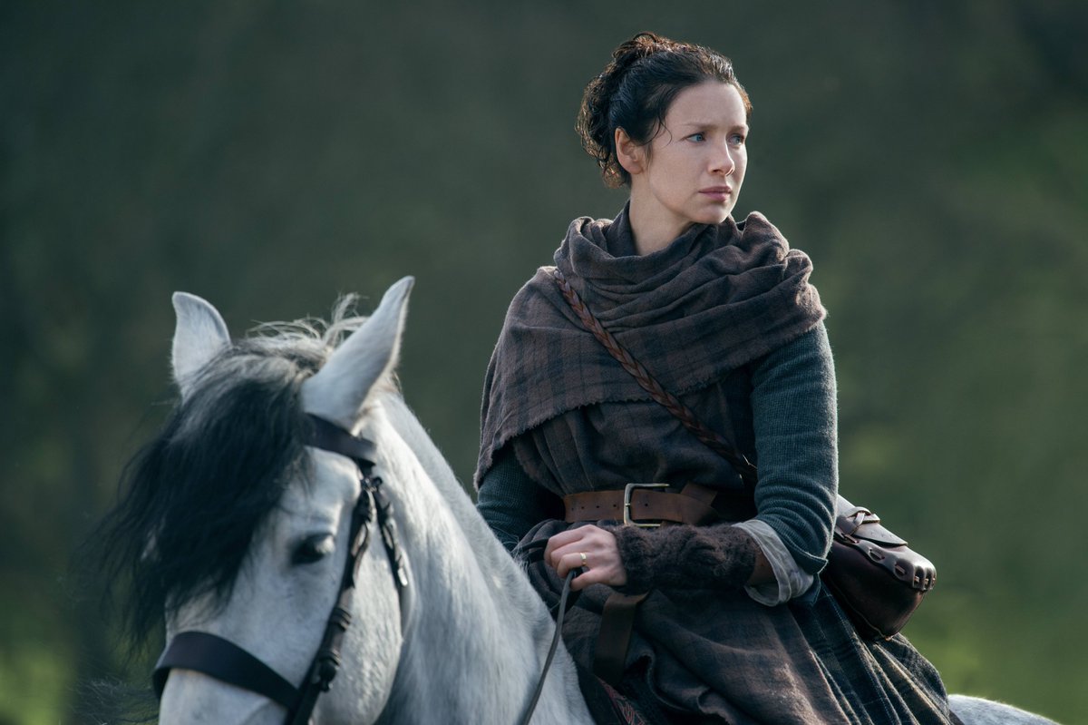 SEASON 2: Claire continued to be radiant in tartan and knitwear while the finale gifted us with some INCREDIBLE 20th century outfits we're still lusting after years later.