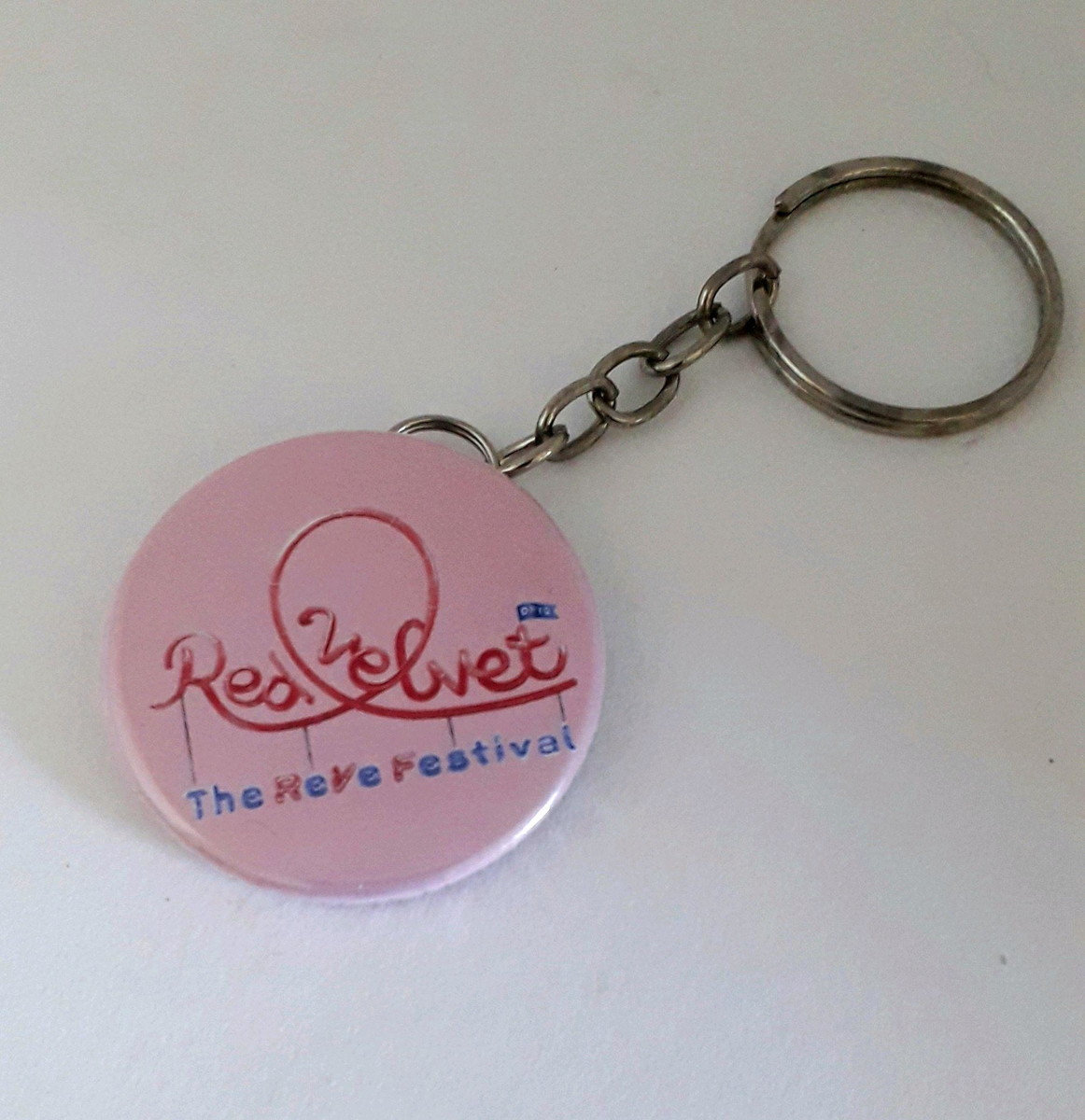 BellatrixStore's tweet image. 🍡 Chaveiro Red Velvet
Valor: R$2,50+frete
Pedidos pela DM💌