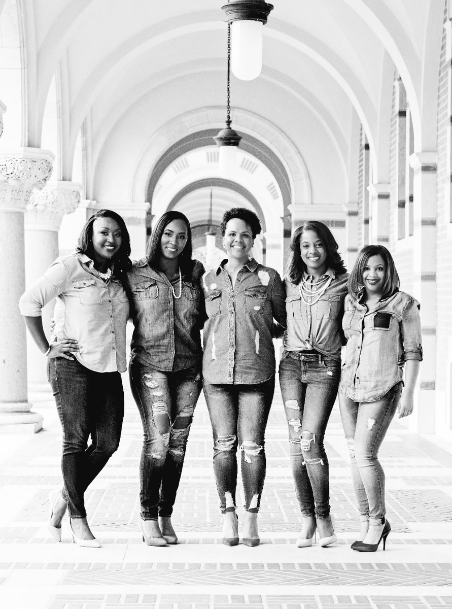 ksimpsonPRpro's tweet image. 15 years in the BEST sorority today, @akasorority1908!
I love these ladies and thank you all for the constant support, calls, text, video chats, funny stories, advice sessions, and sisterhood throughout the years. #AKA #Fall2005 #PearlsofDistinktion #ThetaEp #AKAversary