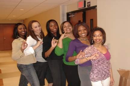 ksimpsonPRpro's tweet image. 15 years in the BEST sorority today, @akasorority1908!
I love these ladies and thank you all for the constant support, calls, text, video chats, funny stories, advice sessions, and sisterhood throughout the years. #AKA #Fall2005 #PearlsofDistinktion #ThetaEp #AKAversary