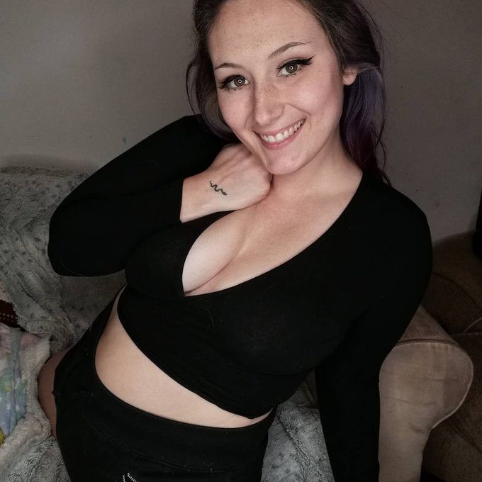 My nipples won't stop escaping my shirt! Any advice? #helpmedaddy https://t.co/B8JUJEKDb0<a href="/tag/helpmedaddy"class="tags"><span>#helpmedaddy</span></a>