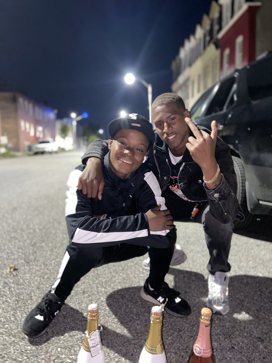 wlc_savage's tweet photo. We gonna ball for 100 summers ☀️ ain’t no falling off bitch!🚫🧢 #FreeRedz⛓ #FreeNic⛓ #FreeBo⛓ https://t.co/boVslOeqHF