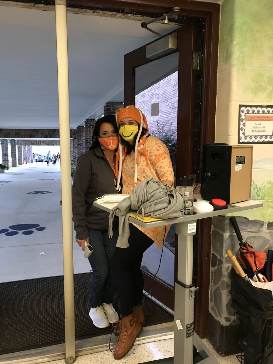 Thanks to Kristi McCaleb and ⁦@kdrines⁩ for making coming to school FUN for our students and staff. We honor the greatness in you!!