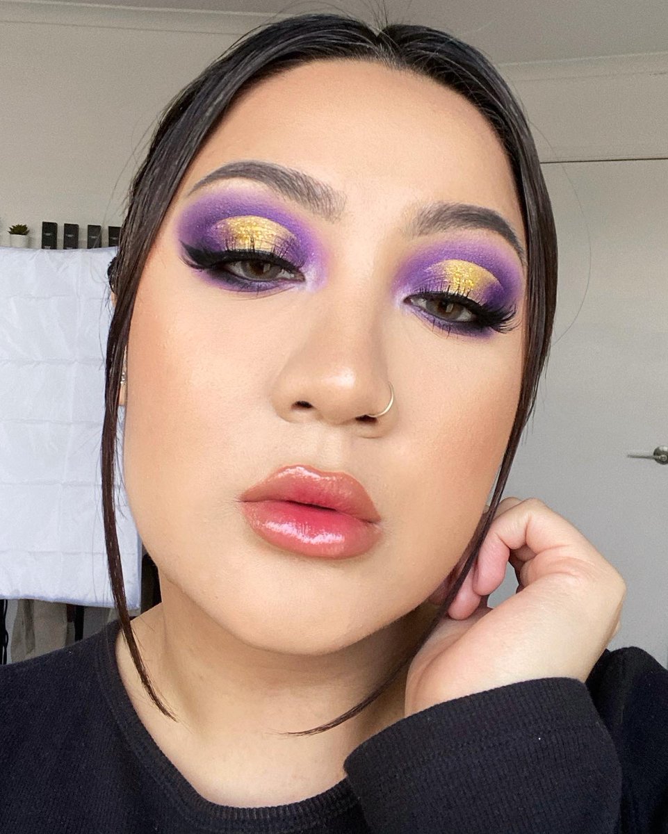 mim_torres's tweet photo. The queen of RBF 😈👑 #EvilQueen @ColourPopCo #Itsmypleasurepalette #uhhuhhoneypalette #spookysznseries #halloweenmakeup https://t.co/FLZUKOFkEb
