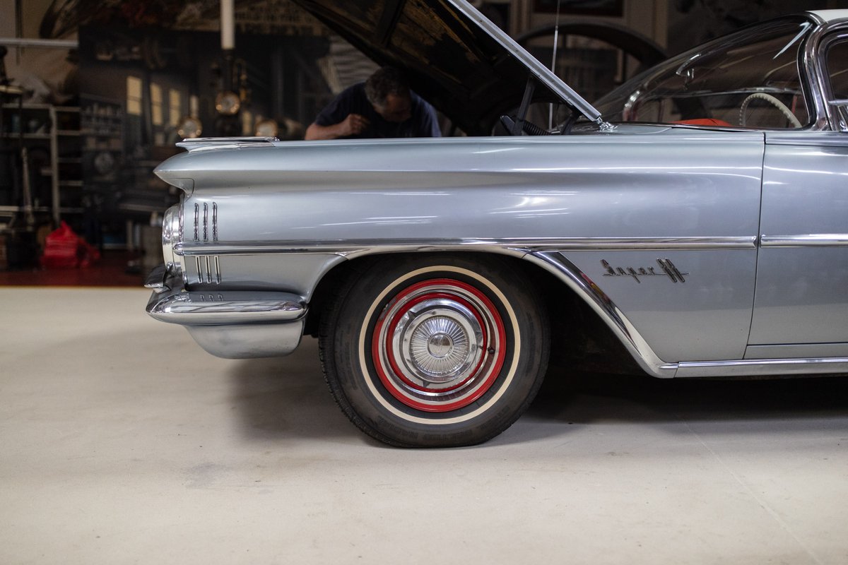 lenos_garage's tweet photo. The Boss checking to make sure the Oldsmobile Super 88 is good to go before heading home.

#LenosGarage #JayLenosGarage #LenosCarCare #AutoDetailing #Oldsmobile https://t.co/PflkSd17wk