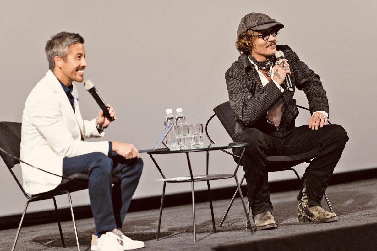 Rcoolmovies's tweet photo. In conversation with Johnny Depp!
#ZFFMasters
ZURICH FILM FESTIVAL 2020
#ZurichFilmFestival
#Bellevueplatz #ZurichFilms #Zurich
#TheFestivalCentre
#SolidaritéFestivals #Locarno #Neuchatel #Cannes #JohnnyDepp #Depp @DisneyPirates
#CaptainJackSparrow ? #Pirates https://t.co/HMQu5h1m5R