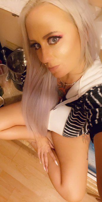 I just want to watch Nightmare before Christmas and fuck all night https://t.co/Sd4wbi7Svw