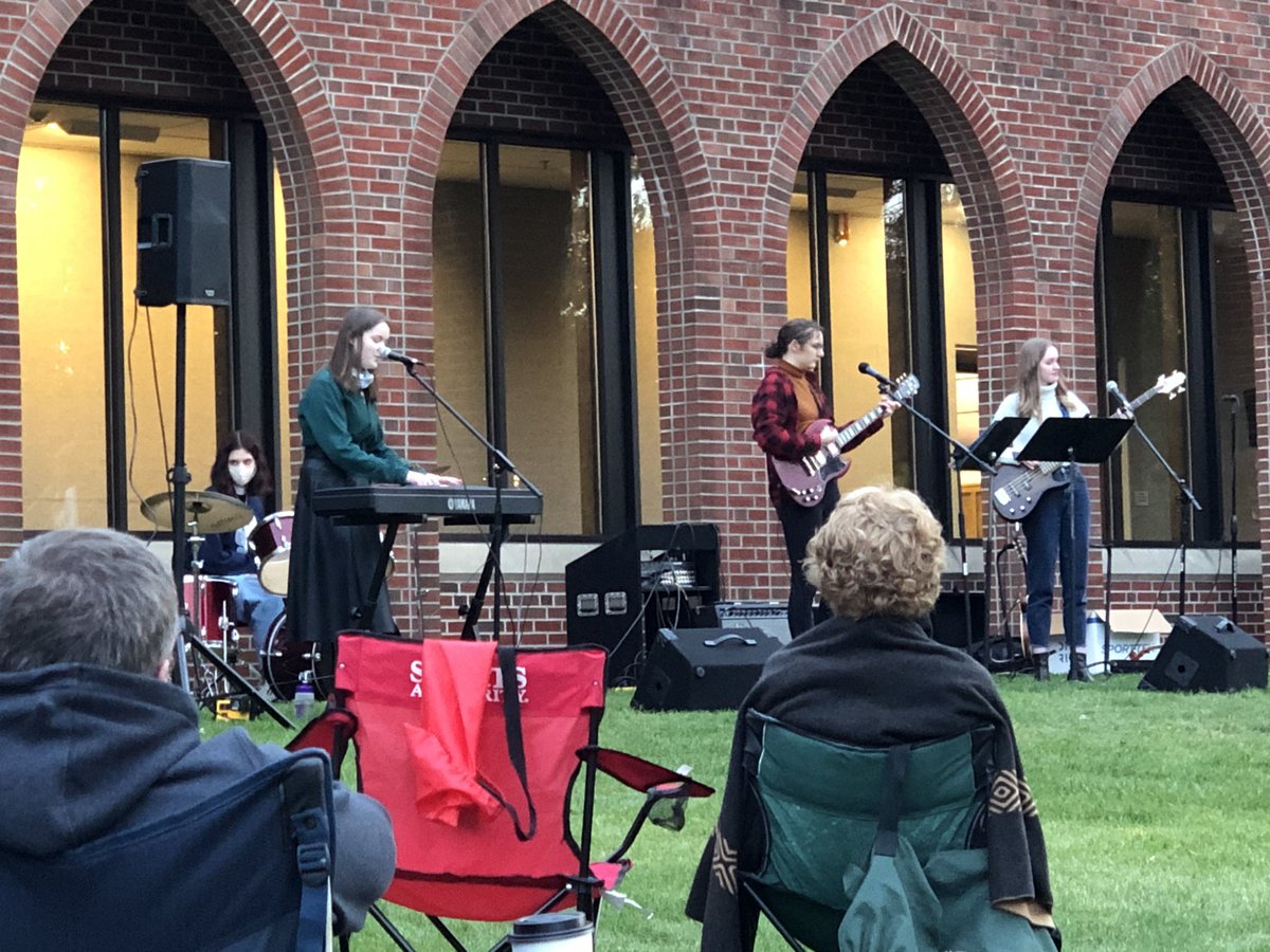 We checked out #Plumero tonight. Great to have #livemusic outdoors in #DSMUSA, even on a cool fall tonight. #catchDSM #DSMlivemusic #bravoDSM @GirlsRockDSM