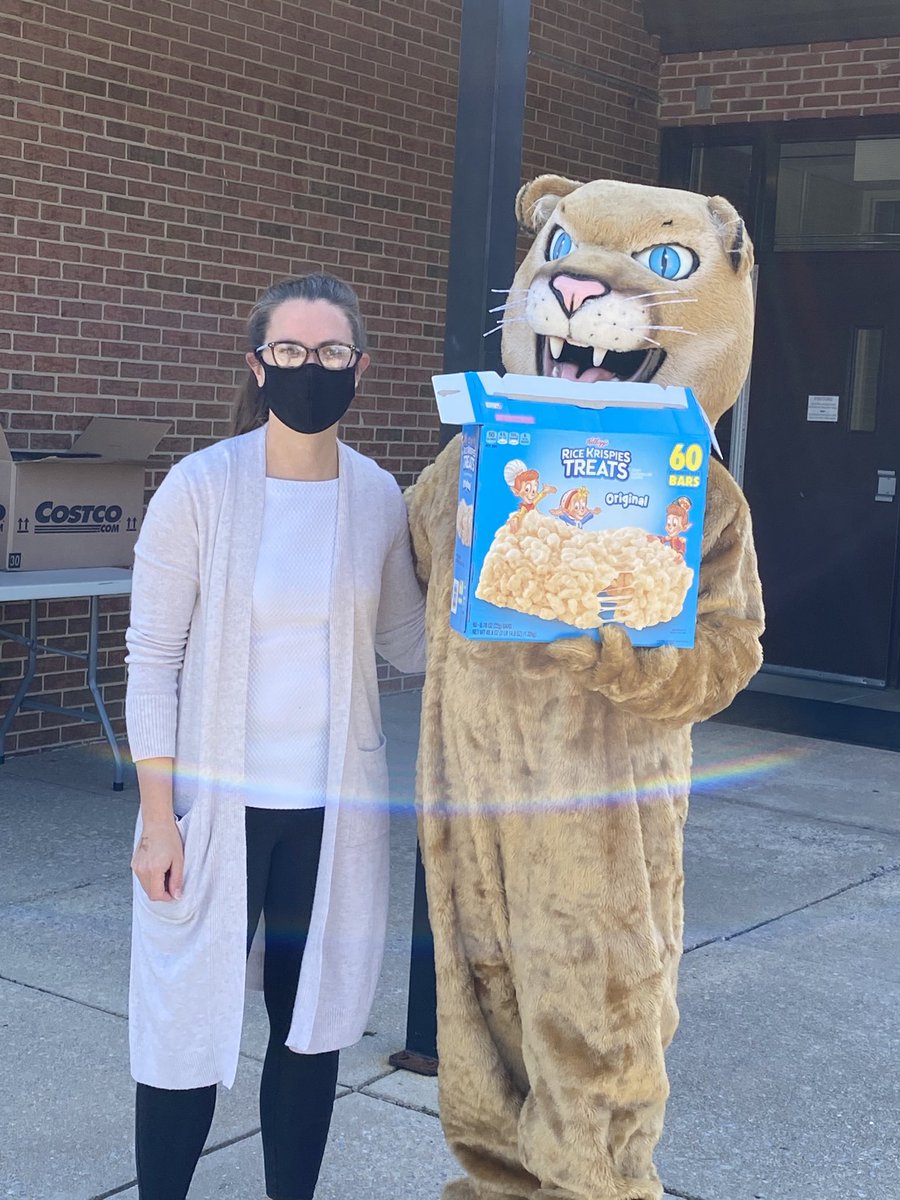 csesprin's tweet photo. The Cold Spring cougar helped pass out tasty treats to celebrate the early release day today. Thank you, PTA, for your help! https://t.co/xiwpMm9VvC
