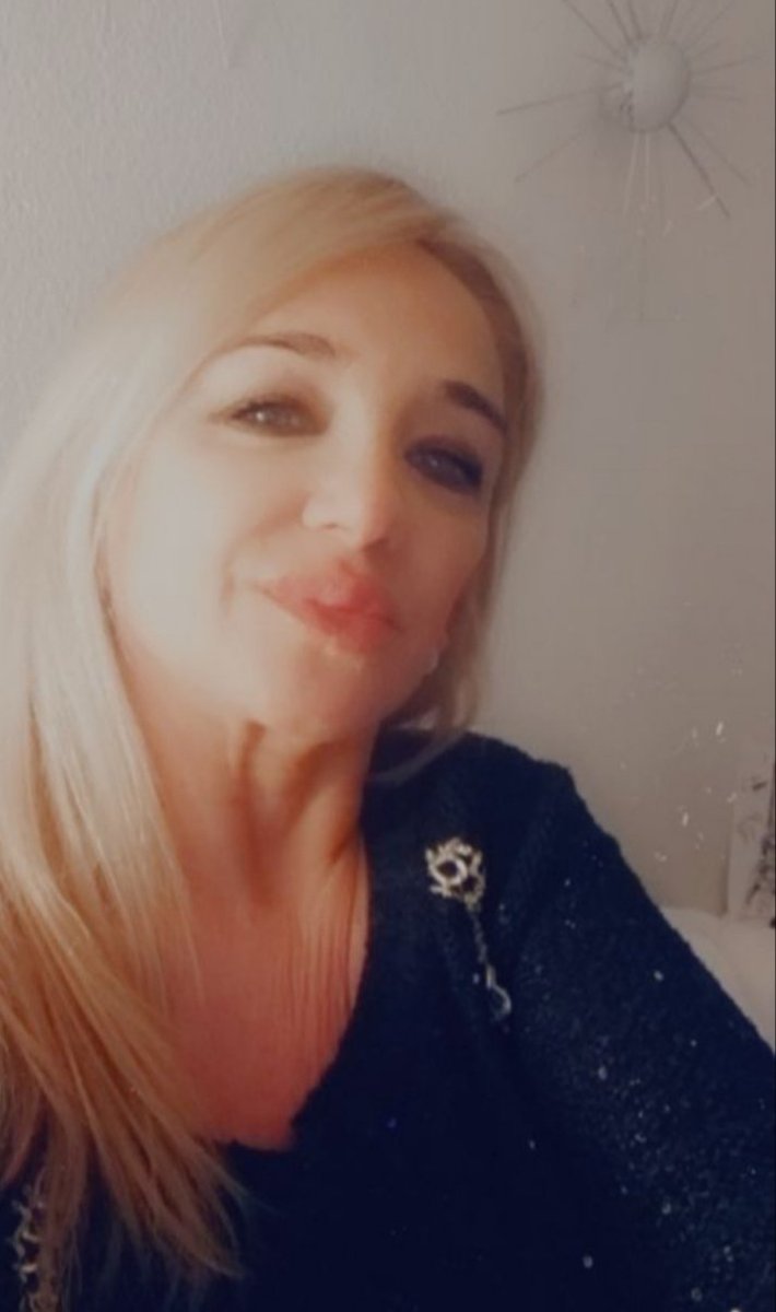 Mirando por streaming a mis amores ♥️ <a href="/LaJauladelaModa/">La Jaula de la Moda</a> <a href="/famedinaflores/">Fabian Medina Flores</a> <a href="/mariancaprarola/">Mariano Caprarola 💚</a>  <a href="/HoracioCabak/">CABAK</a> <a href="/claudiocosano/">claudio cosano</a> me arreglé y maquille para verlos!!