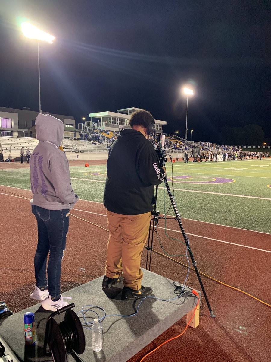 Working hard to bring the game live to you <a href="/Kearneybulldog1/">Kearneybulldogfb</a>