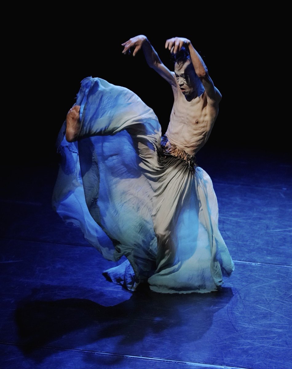 今日10月3日土曜日午後5時より、超左翼の憂鬱ベルリンを久子の朗読で踊ります。ぜひご覧ください。日暮里で倉庫です。下の写真は初日ラクサシャ。