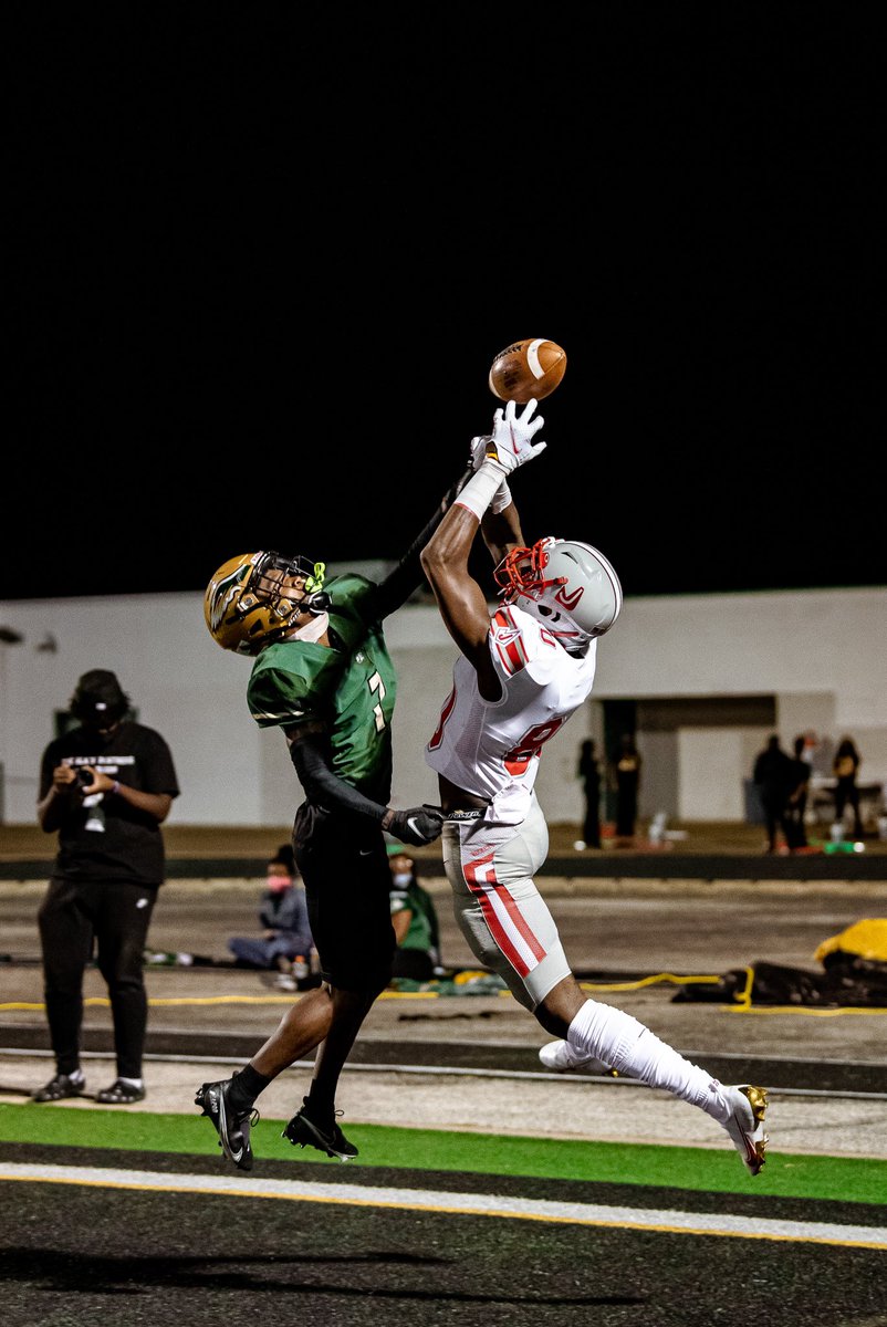 FootballDesoto's tweet photo. โ NO Fly Zone โ
โ๏ธ: Halftime
๐ฆ
: Desoto = 37
๐: Judson = 0
#DesotoU | #BeatJudson https://t.co/ss5EXaEZYJ