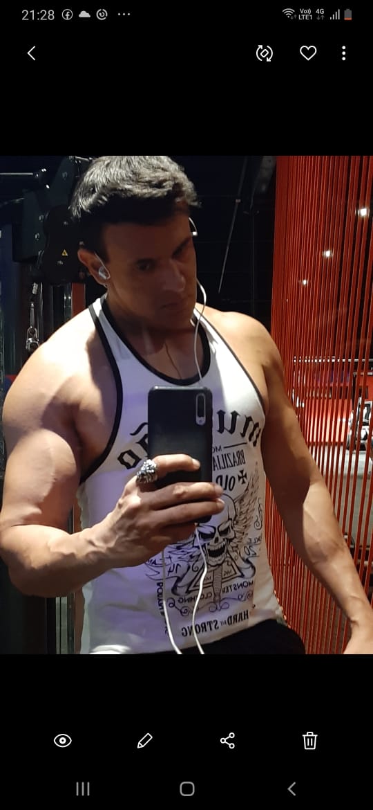 AfonsoCsar9's tweet photo. Treino para ficar bonito nu kkkkk
#gpdeluxo 
#massagemtantrica https://t.co/98Q6tKK3gf