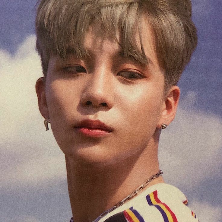 jongho's natural skin tone; a thread #JONGHO  #최종호  #ATEEZ  #에이티즈