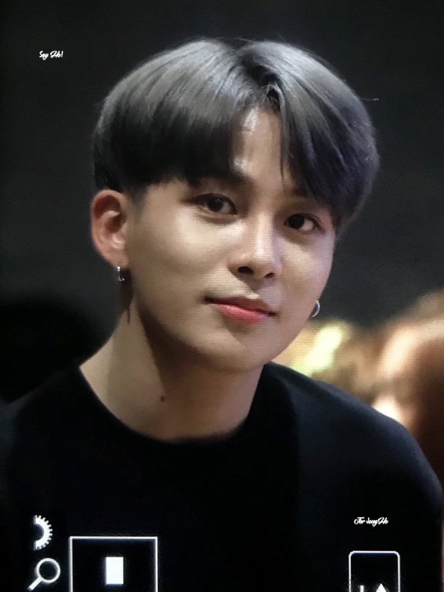 jongho's natural skin tone; a thread #JONGHO  #최종호  #ATEEZ  #에이티즈