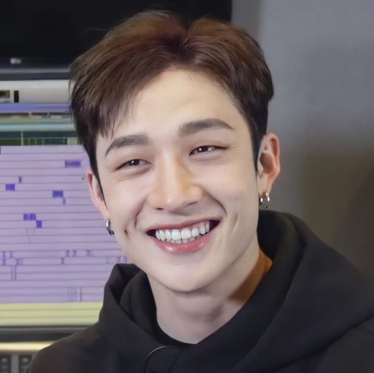 1feelsix's tweet photo. So I won't hesitate no more, no more
It cannot wait I'm sure
There's no need to complicate
Our time is short
This is our fate, I'm yours❤️

#HappyBangChanDay
#우리의_천리방_찬아_생일축하해
#OurHavenBangChan
#StrayKids #스트레이키즈
#방찬 #BangChan #BangChanBestLeader @Stray_Kids https://t.co/AdQXfoZjDX