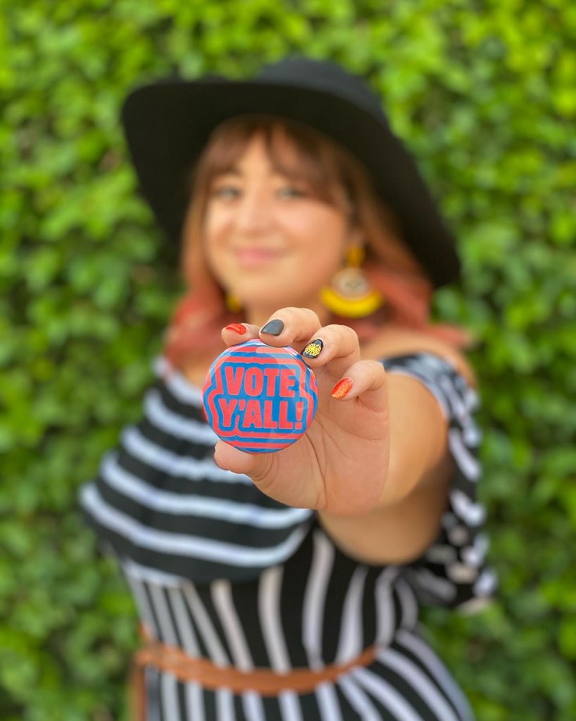 PuroPincheSA's tweet image. Calling all Tejanas &amp;amp; Tejanos! Mask or mail, the last day that we can register to vote is THIS MONDAY October 5th. ​@Shecouldbenext has everything you need to register, check voting status &amp;amp; educate you on your rights at polls andshecouldbenext.com/movement #AllEyesOnTX #StepIntoPower