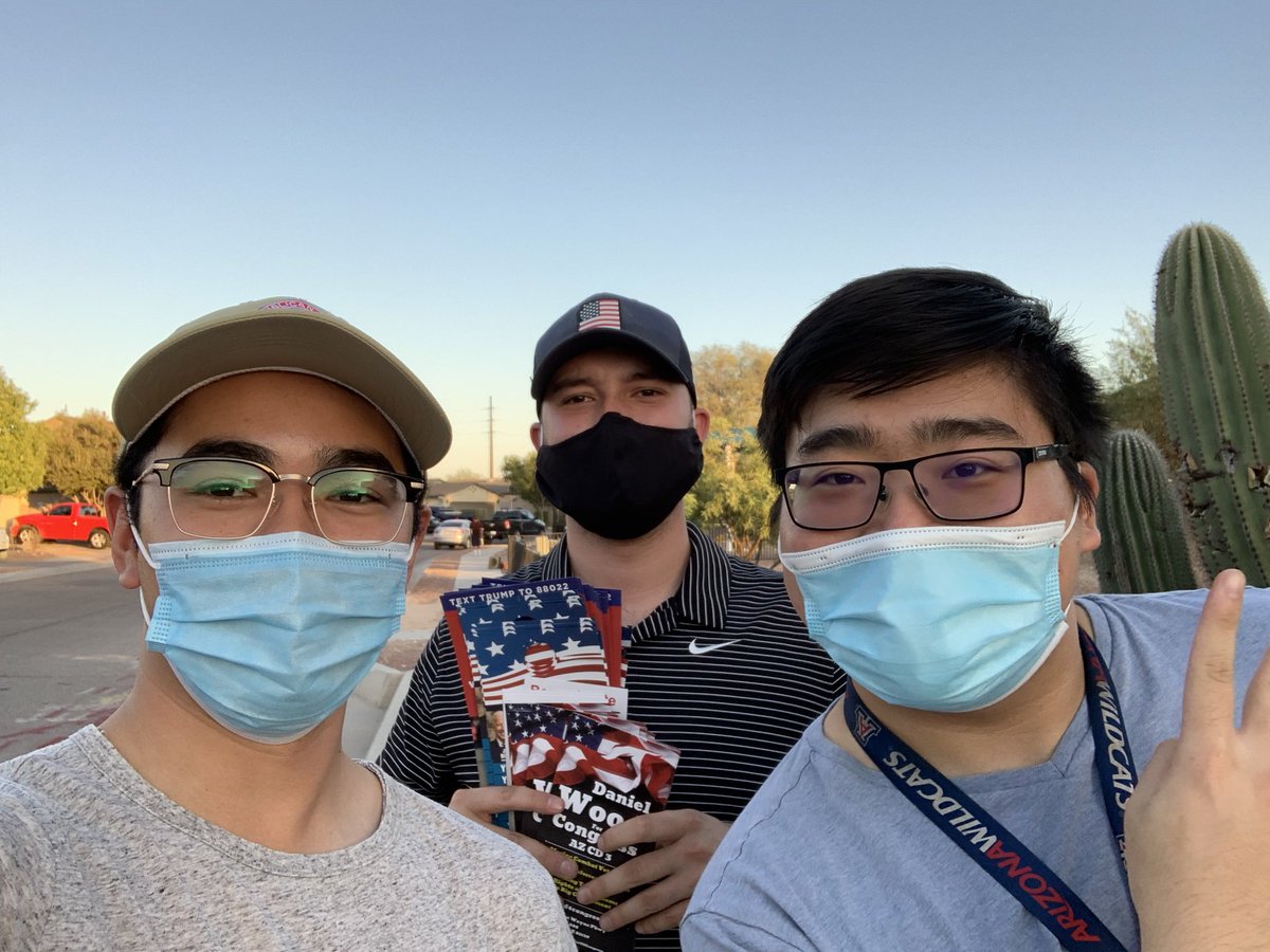 mcmartinezaz's tweet photo. #WildCats for @DWood4Congress and @POTUS! 🐻🔽
#MakeCampusGreatAgain #LeadRight #BearDown https://t.co/0c6YuXYY7W