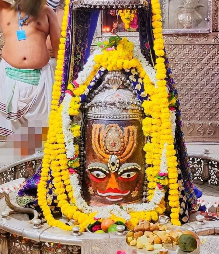 Shri Mahakaleshwar Ujjain (@ujjainmahakalji) on Twitter photo рдЬрдп рд╢реНрд░реА рдорд╣рд╛рдХрд╛рд▓реЗрд╢реНрд╡рд░ред ЁЯЩП
рджрд┐рдирд╛рдВрдХ 03.10.2020 (рд╢рдирд┐рд╡рд╛рд░) рдХреЛ рднреБрддрднрд╛рд╡рди рд░рд╛рдЬрд╛ рдЕрд╡рдВрддрд┐рдХрд╛рдирд╛рде рдорд╣рд╛рдХрд╛рд▓ рдЬреНрдпреЛрддрд┐рд░реНрд▓рд┐рдЩреНрдЧ рд╢реНрд░реА рдорд╣рд╛рдХрд╛рд▓реЗрд╢реНрд╡рд░ рдЬреА рдХрд╛ рдкреНрд░рд╛рддрдГ рд╢реНрд░реГрдВрдЧрд╛рд░ рджрд░реНрд╢рдиред #Mahakaleshwar рдЬрдп рд╢реНрд░реА рдорд╣рд╛рдХрд╛рд▓реЗрд╢реНрд╡рд░ред ЁЯЩП
рджрд┐рдирд╛рдВрдХ 03.10.2020 (рд╢рдирд┐рд╡рд╛рд░) рдХреЛ рднреБрддрднрд╛рд╡рди рд░рд╛рдЬрд╛ рдЕрд╡рдВрддрд┐рдХрд╛рдирд╛рде рдорд╣рд╛рдХрд╛рд▓ рдЬреНрдпреЛрддрд┐рд░реНрд▓рд┐рдЩреНрдЧ рд╢реНрд░реА рдорд╣рд╛рдХрд╛рд▓реЗрд╢реНрд╡рд░ рдЬреА рдХрд╛ рдкреНрд░рд╛рддрдГ рд╢реНрд░реГрдВрдЧрд╛рд░ рджрд░реНрд╢рдиред #Mahakaleshwar