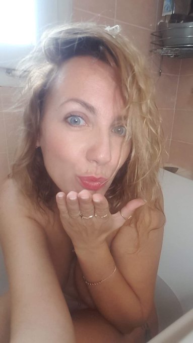 Morning guys !!!  Noir et blanc ou en couleur ?  #morning #blackandwhitephotography #color https://t<a href="/tag/morning"class="tags"><span>#morning</span></a><a href="/tag/color"class="tags"><span>#color</span></a><a href="/tag/blackandwhitephotography"class="tags"><span>#blackandwhitephotography</span></a>