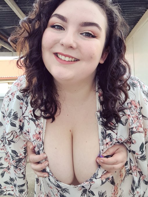 I want you to make my pussy cream 🤤🥰 https://t.co/Y65MLiGdR4