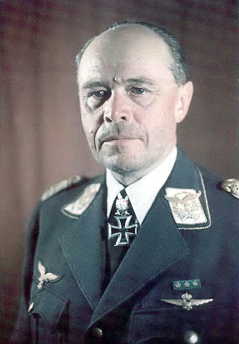 7/Kesselring accepted the honorary presidency of three veterans& #39; organisations: the Luftwaffenring, consisting of Luftwaffe veterans; the Verband deutsches Afrikakorps, the veterans& #39; association of the Afrika Korps; and, more controversially, the right-wing Der Stahlhelm.