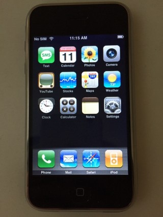 Naifbot's tweet photo. أول اصدار لجهاز #آيفون iPhone OS 1
#iOS1 https://t.co/UA02s4IbmQ