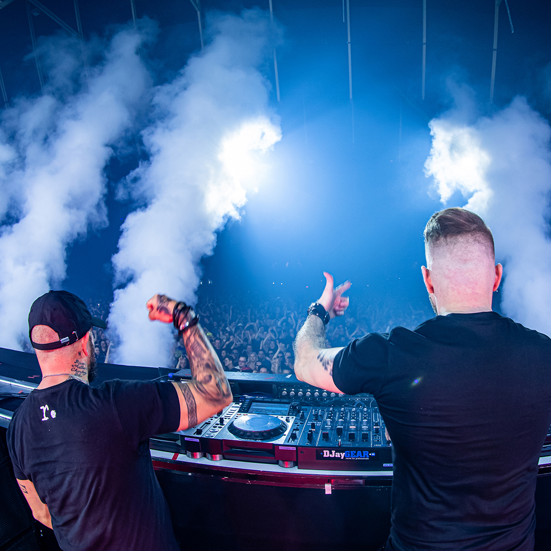 asot's tweet photo. #FestivalFlashback to some amazing trance duos who performed at #ASOT950 Utrecht. We love the energy they bring to the stage! 🔥 Who is your favorite trance duo? 🙏

#ASOTNL #Trance https://t.co/JzXHy3gFgJ