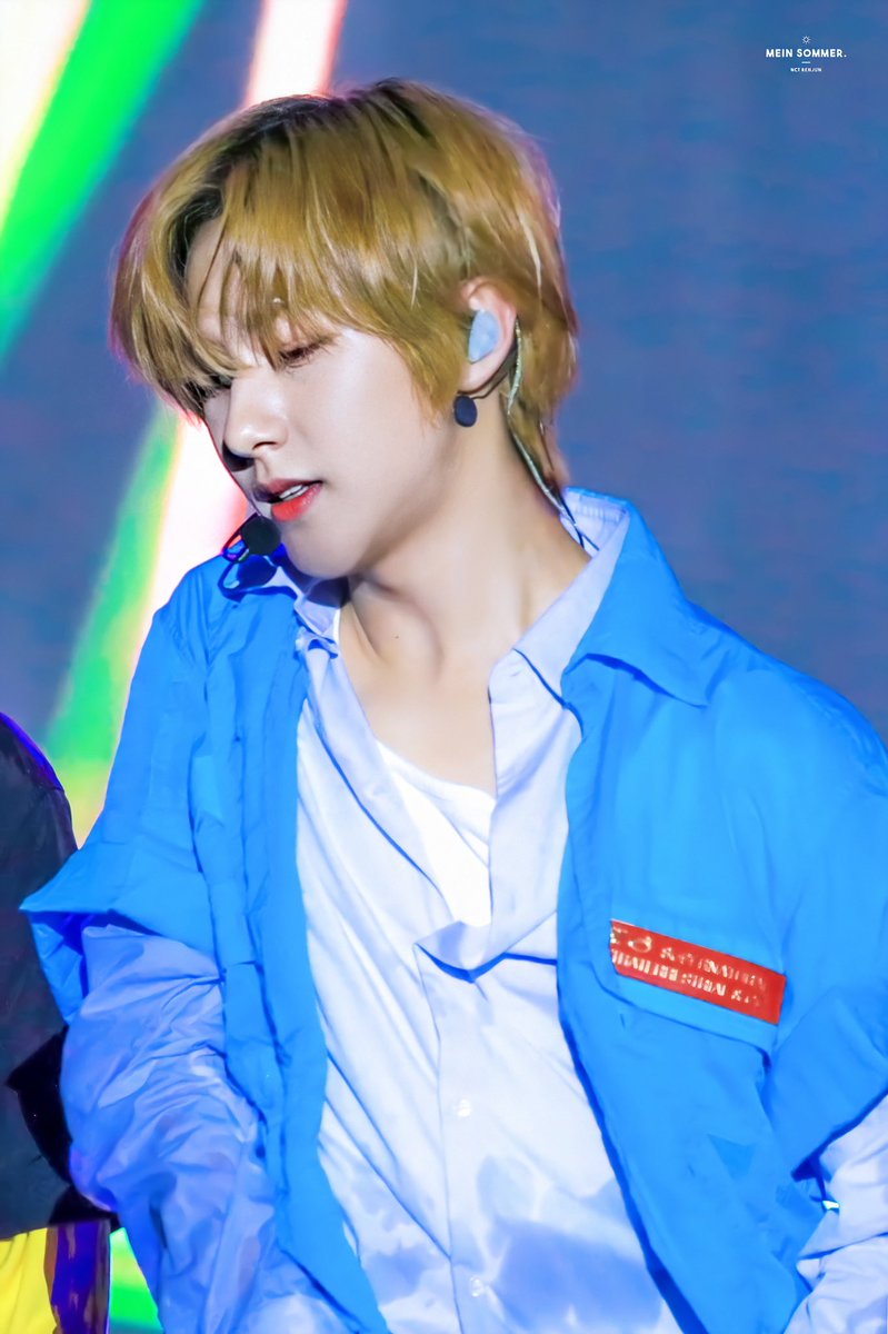 renjun's long hair : - a thread bc some ppl need to see how pretty he is with long hair