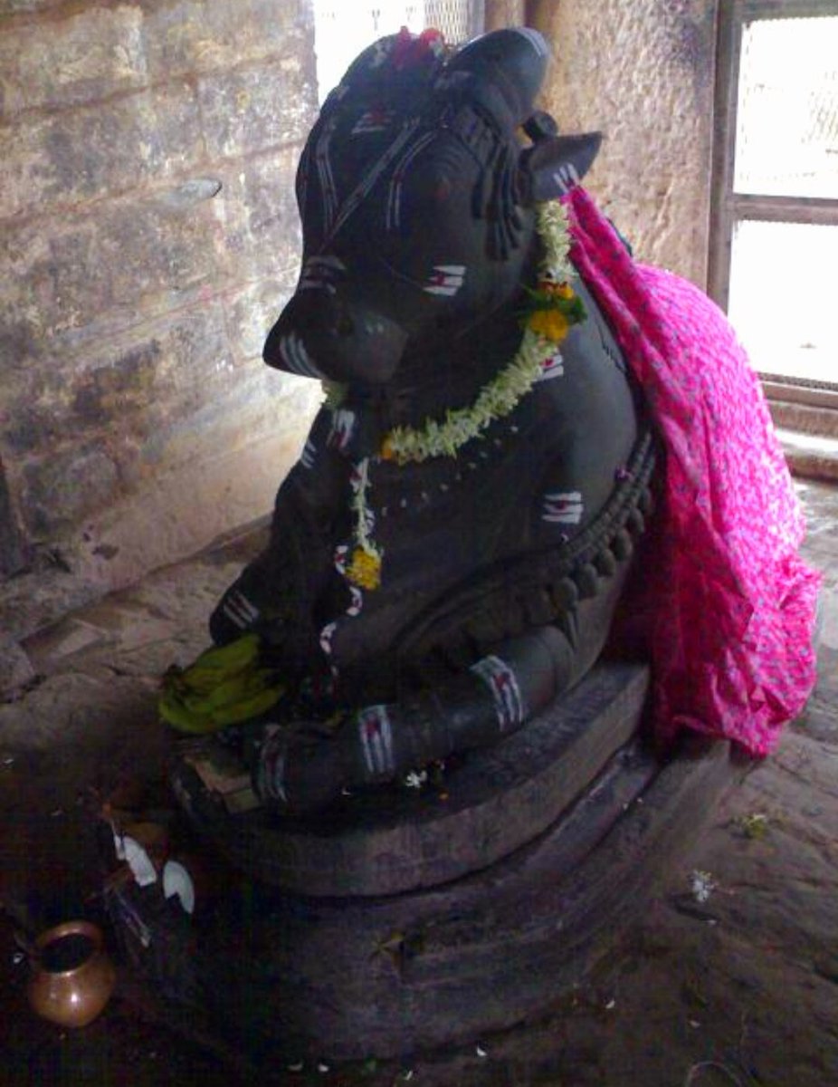 BasavannaTemple is situated at Tamboor town in kalghatgi  Taluka, Dharwad District in Karnataka, India.The temple is dedicated to Basavanna .