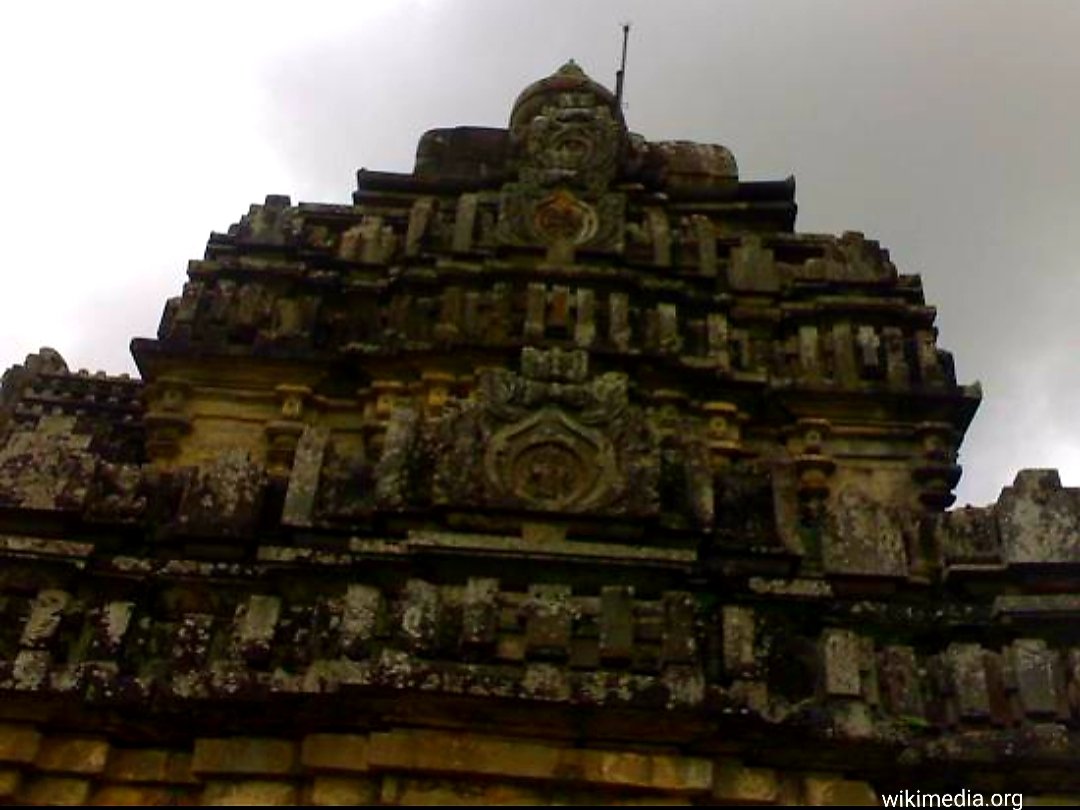 BasavannaTemple is situated at Tamboor town in kalghatgi  Taluka, Dharwad District in Karnataka, India.The temple is dedicated to Basavanna .