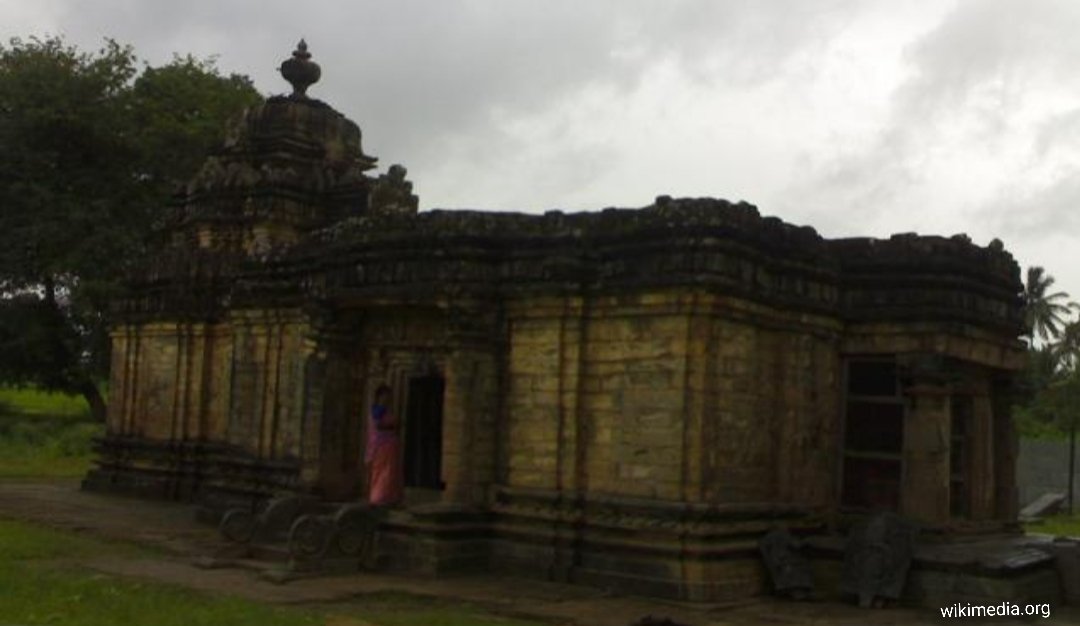 The annual jathra attracts pilgrims from all over Karnataka as one of the major community or panchamsali lingayaths' are large number devoted here visiting  http://regularly.Info  different sources at Google.Images credit to Owner.