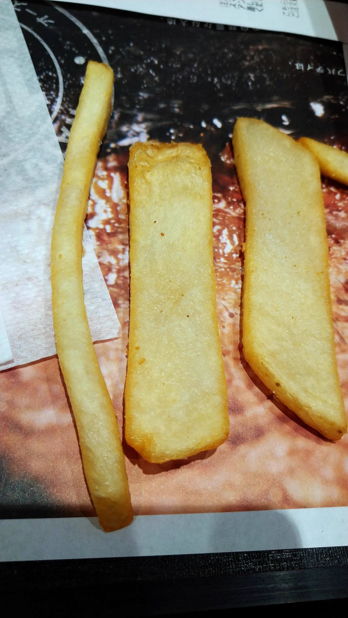 カットミス！？マクドナルドで太さの違うポテトを発見！商品化希望続出！