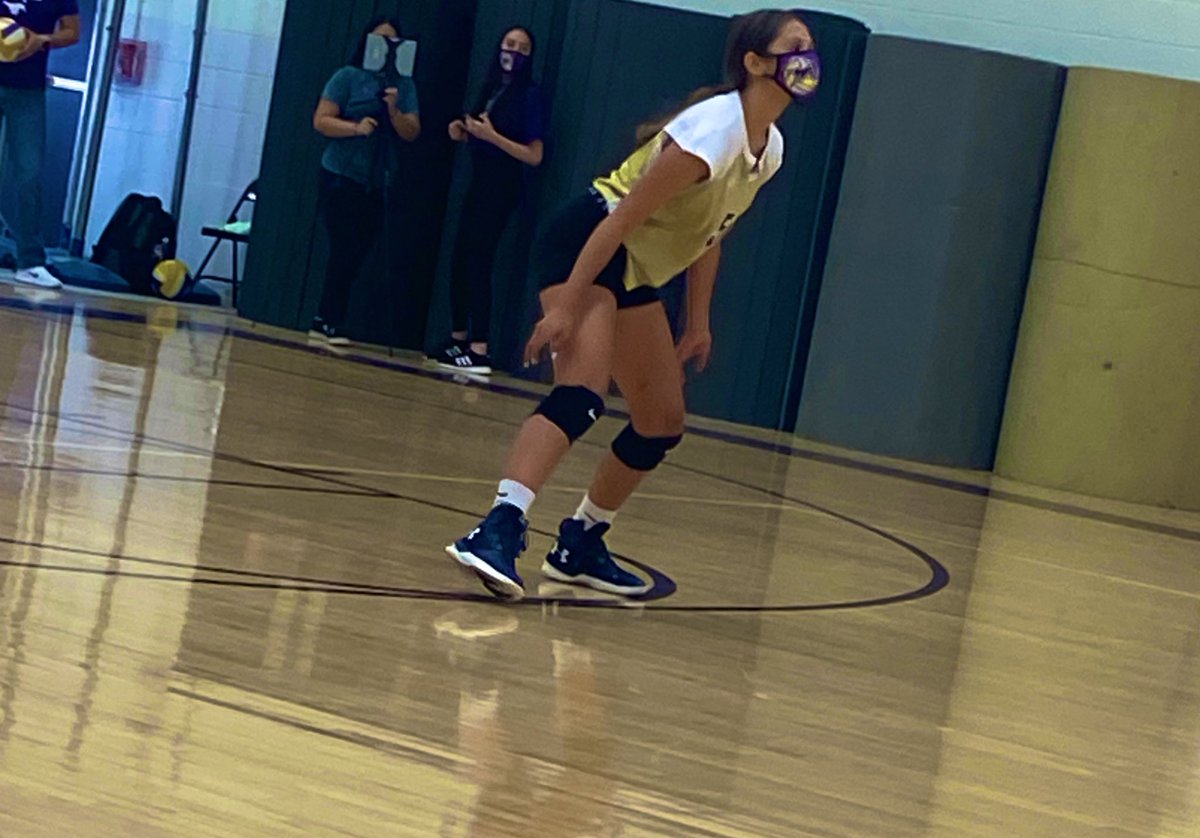lizzetteee07's tweet photo. My little freshman making volleyball memories #mustangs #BECHS https://t.co/Ca5IzKnBfq