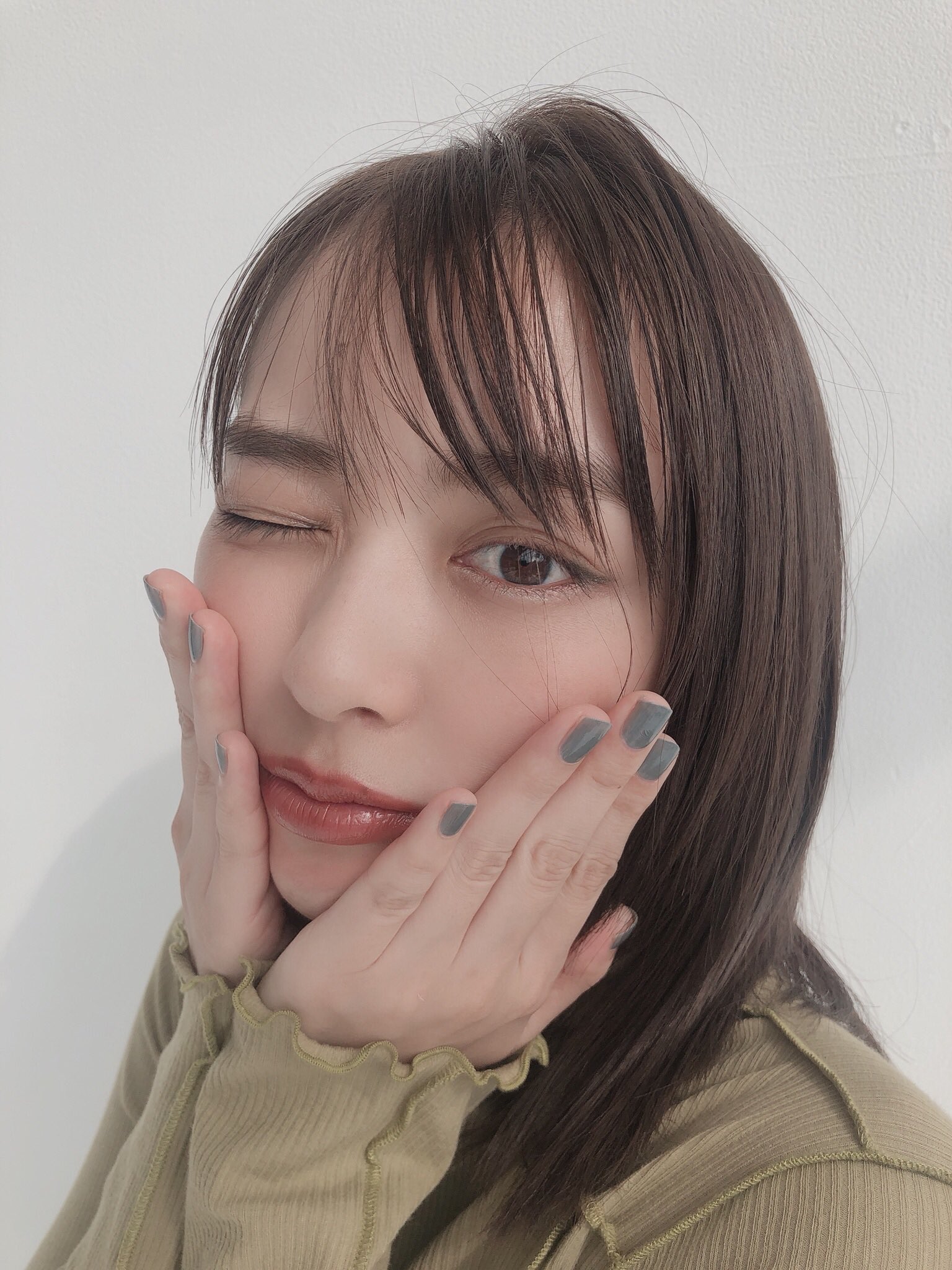 تويتر 内田理央 オフィシャル على تويتر 新ファンクラブに入ってくれた皆さんありがとう メッセージ読めた 壁紙はダウンロードできた 今回新しく美についての質問コーナーも作りました ダイエットやスキンケアなど質問頂くことが多いので 細かい事をここで