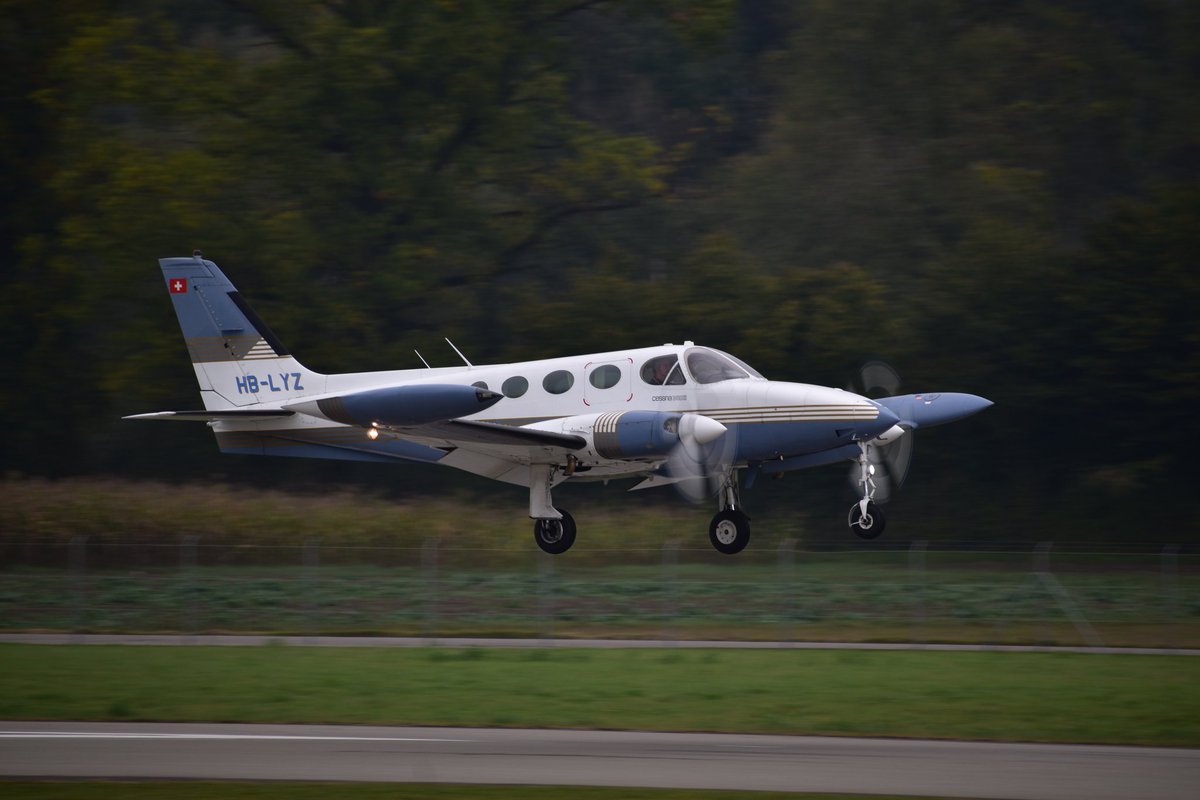 movements_ch's tweet photo. HB-LYZ C340 Alfima AG Bern Airport / 02.10.2020
#cessna #c340 https://t.co/42Y1UBO2RK