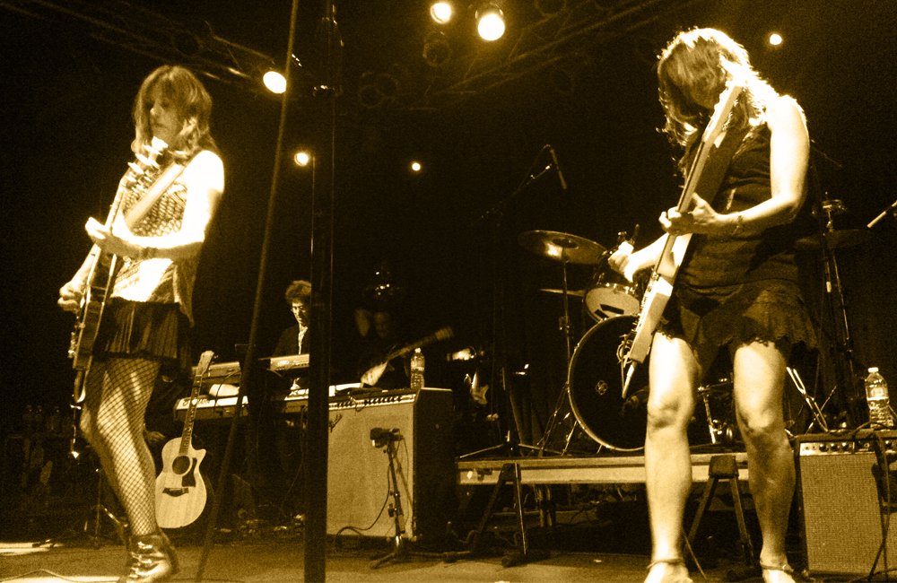 dreampropaganda's tweet photo. No live shows for some time...so we reflect on a past show on this date in 2011 at the Highline Ballroom NYC…THE BANGLES #beforethepandemic #livemusic #Socialdistancing #officialthebangles #SusannaHoffs #Thebanglesband #highlineballroom #HLBallroom #sweetheartofthesuntour https://t.co/a7BfxlPObR