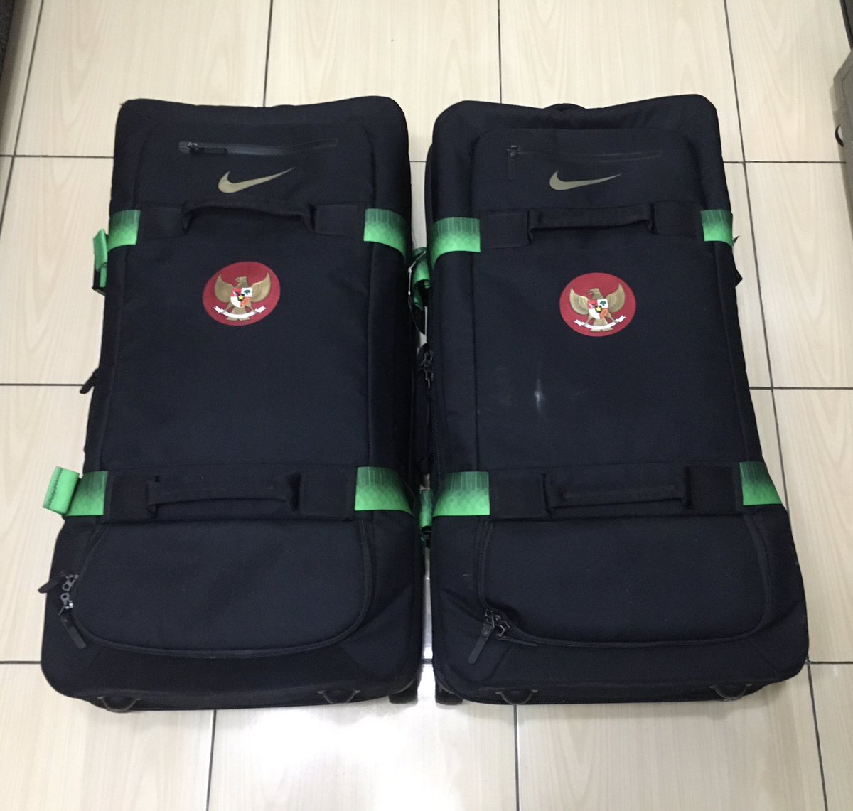 Dijual : Koper Timnas Training &amp; Travel 
Koper Training : Rp. 1.500.000
Koper Travel : Rp. 2.000.000
Cp. 081212595550 
<a href="/Jerseyforum/">Si Paling Jersey</a> <a href="/JerseyLigina/">Pencinta Kain Ligina (Follow IG: @pjli_id)</a> <a href="/Officialkjti/">Kolektor Jersey Timnas Indonesia</a> #kopertimnas #timnas