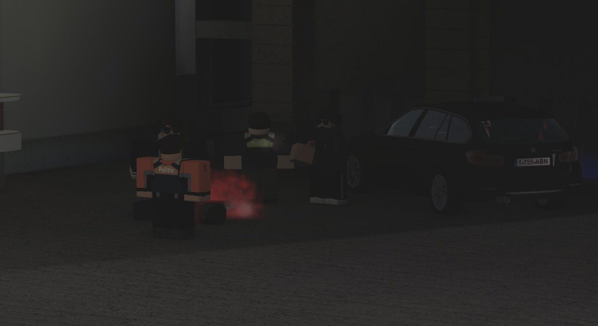 VRT journalists have recorded footage of a police officer apprehending an undocumented Albanian immigrant and then shooting him to death. The name of the officers involved is still unknown.