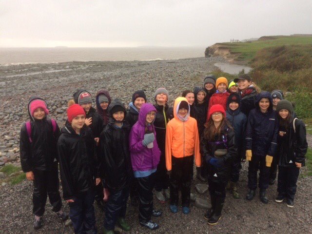 OPS_Headmaster's tweet photo. Well done Year 7 girls working together to find fossils on Kilve Beach #kilvecourt ⁦@OPS_OratoryPrep⁩ https://t.co/oH50wspLgv