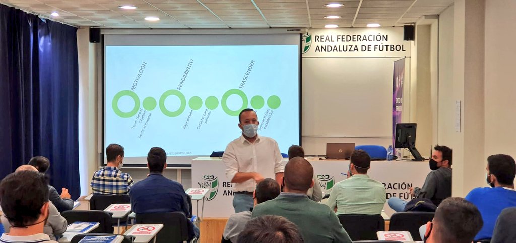 cedifa's tweet photo. Nueva edición @RFAF
✅Primer bloque sobre #ScoutingDeportivo con @JesusBotelloAD (@RTVBetis @RealBetisFem)
✅La importancia del #NetWorkingSD y de la #MarcaPersonal
✅La figura del #AnalistaDeportivo
✅Estructura organizativa: Reparto de roles
#ScoutingDeportivo #DySD https://t.co/QbcJa9soNV