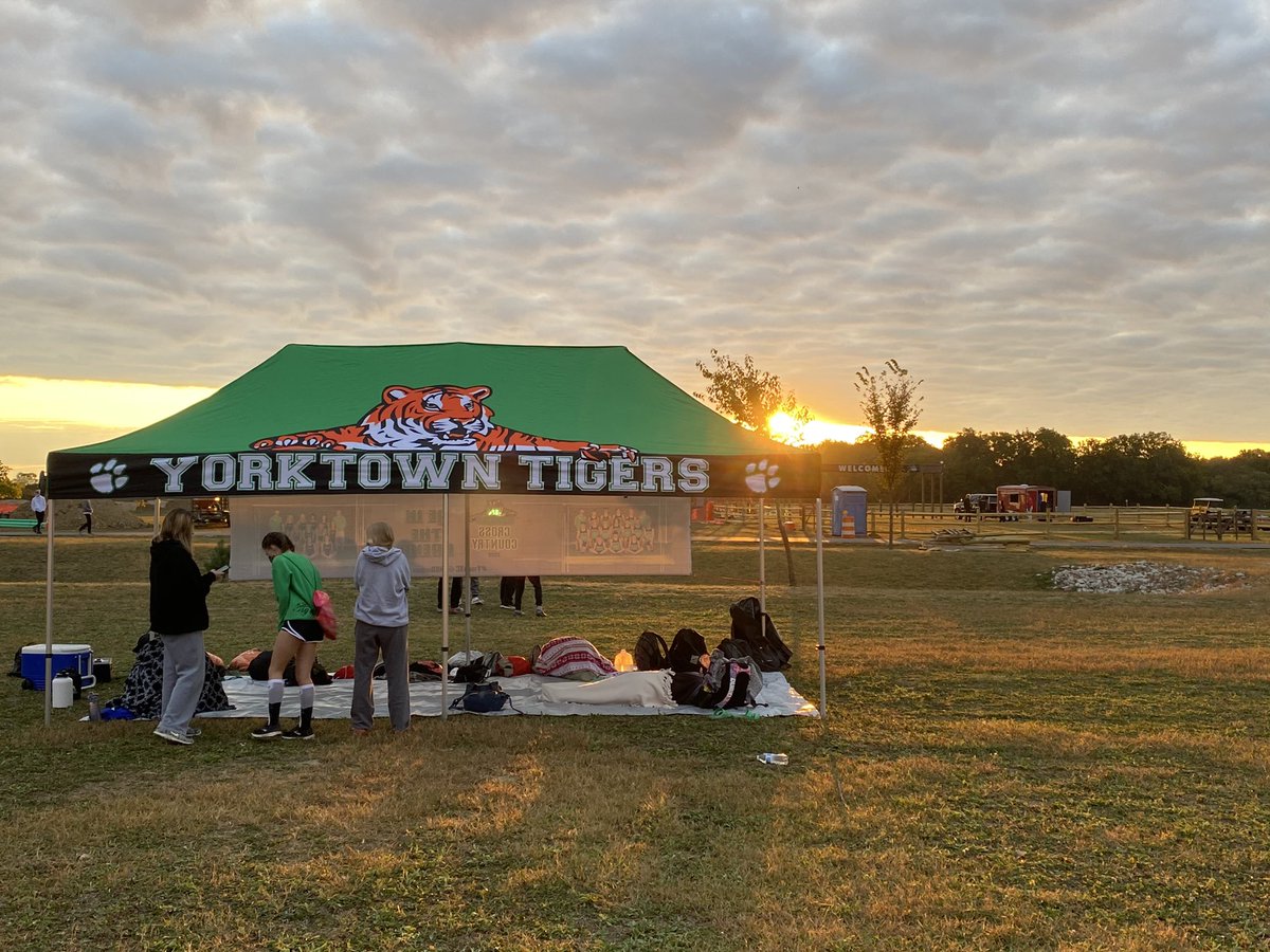 MPHarber's tweet photo. Great morning for HHC XC action. @YHSDistance #BeInTheArena https://t.co/C17E6RLTBv