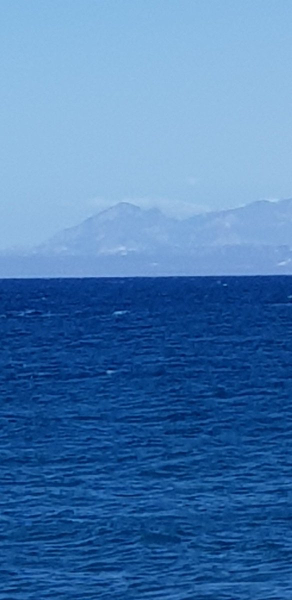 Κάπου εκεί φυτρώνει ο Πενταδάκτυλος! Μας κρύβει τα Λιβερά, την Όρκα, την Βασίλεια, τον Βαβυλά, την Λάπηθο, την Λάμπουσα, τον Καραβά, τον Άγιο Γιώργιο, το Κάρμι, την Κερύνεια.. και πολλές άλλες πατρίδες αγαπημένες!