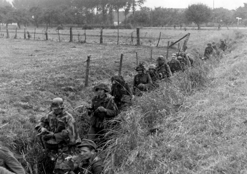 5 of 24:The Allies managed to liberate parts of the Netherlands in the south during Operation Market Garden, but their advance was stopped at Arnhem.